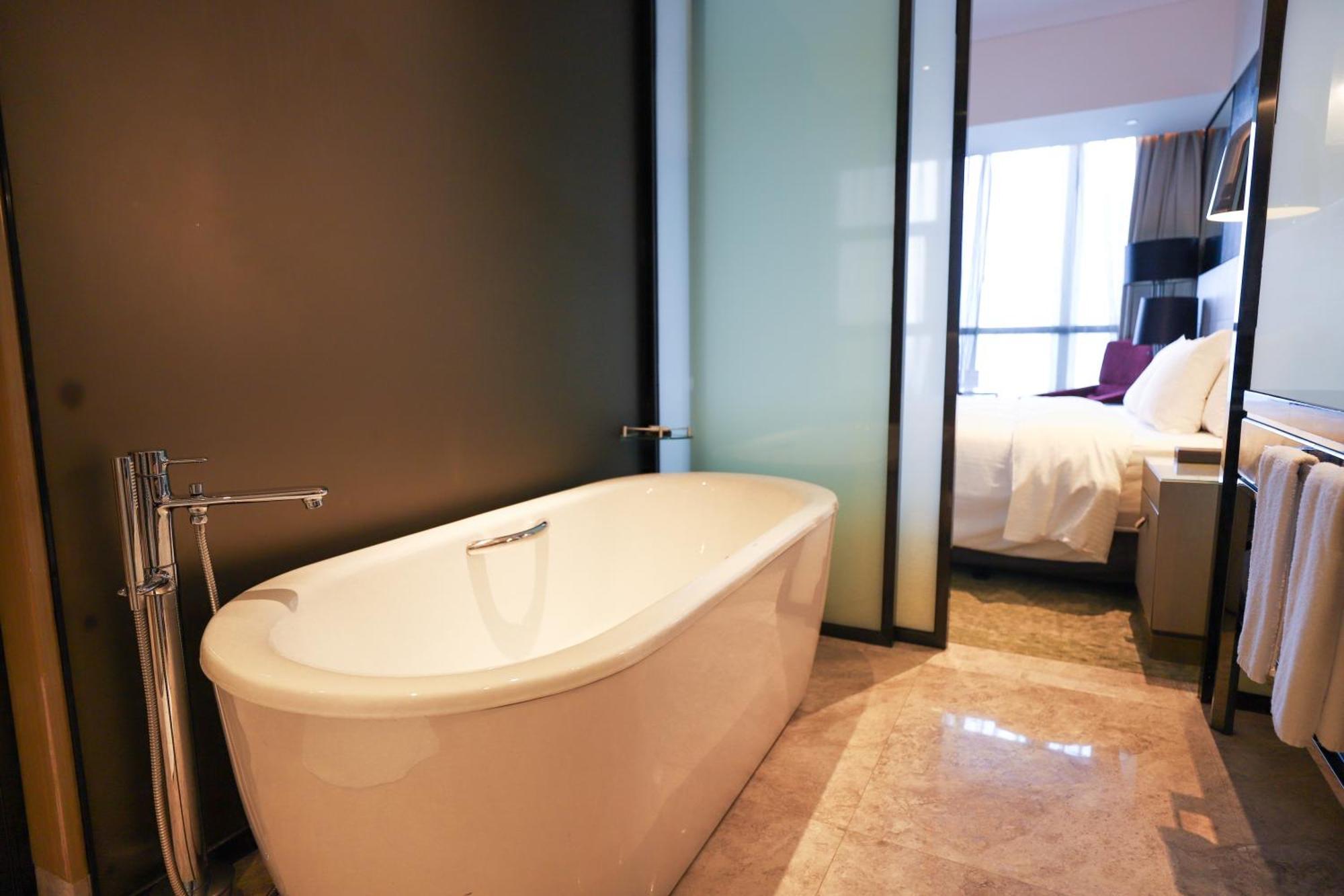 Wanda Realm Jiangmen Hotell Exteriör bild